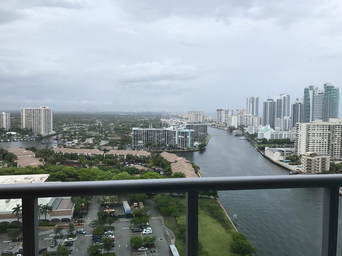 Beach Walk Resort De Lux Apartment Hallandale Beach Exterior foto